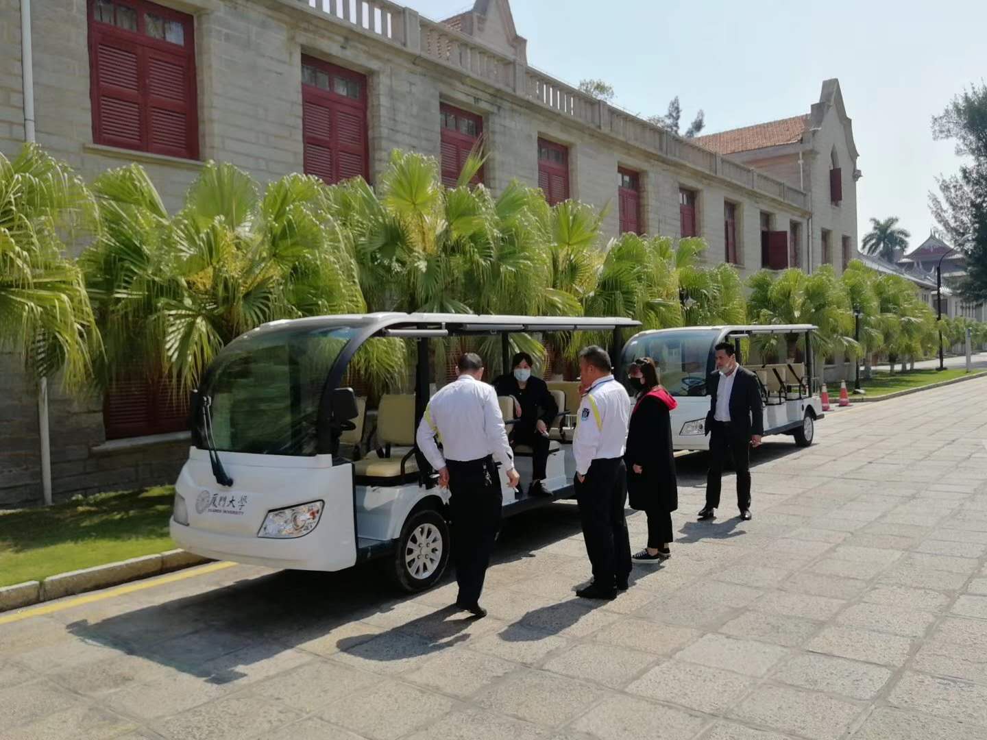 廈門大學(xué)旅游旺季添新車，選擇卓越電動(dòng)車